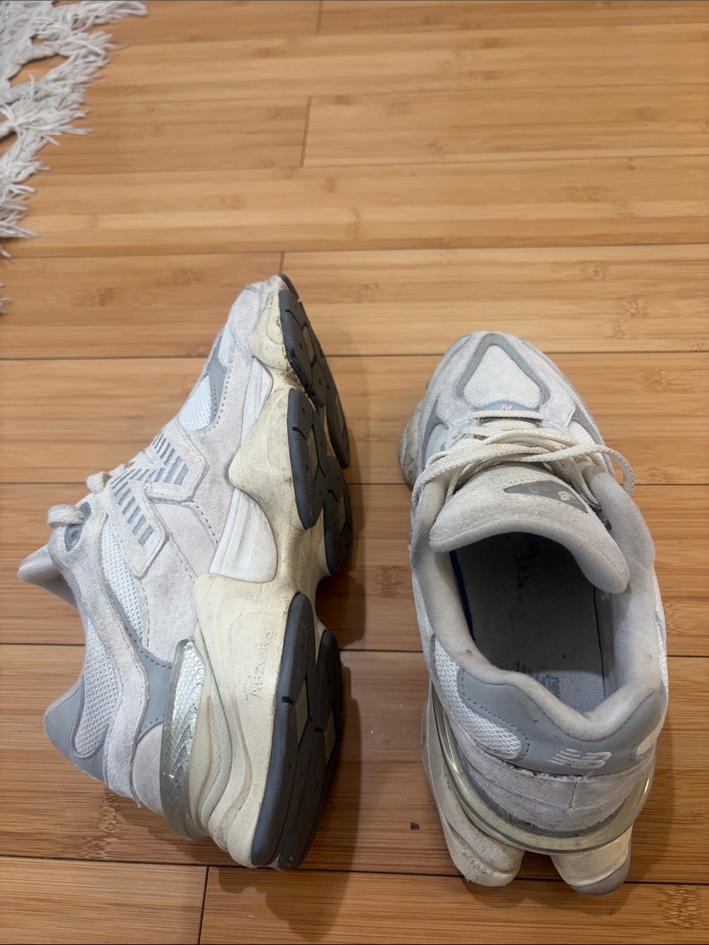 New Balance Women's White and Gray Retro Chunky Sneaker - Picture 6 of 8